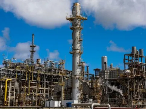 As unidades de hidrotratametno de nafta e de geração de hidrogênio da Refinaria Abreu e Lima (RNEST), da Petrobras.