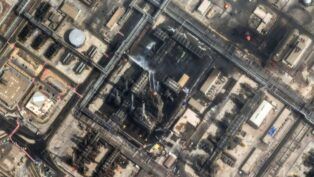 Ataque de drones causou estragos na refinaria Ras Tanura, na Arábia Saudita.