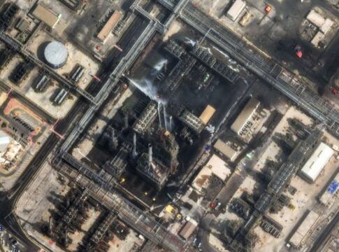 Ataque de drones causou estragos na refinaria Ras Tanura, na Arábia Saudita.