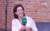 Luciana Temer nos estúdios TMC durante a gravação do podcast "Imprevista"