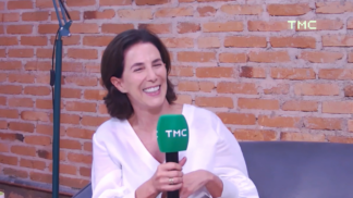 Luciana Temer nos estúdios TMC durante a gravação do podcast "Imprevista"