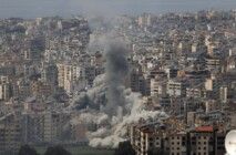 Fumaça encobre parte de casas e prédios na capital do Líbano