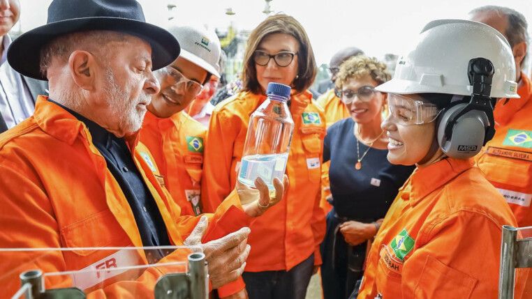 Presidente da República, Luiz Inácio Lula da Silva, durante visita às instalações da Regap, no Distrito Industrial Paulo Camilo Sul, em Betim (MG). (Foto: Ricardo Stuckert/PR)