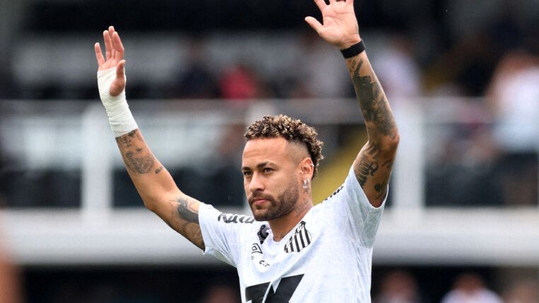 Neymar do Santos durante aquecimento antes da partida