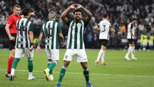 Em plena Neo Química Arena, o Corinthians perdeu para o Coritiba por 2 a 0