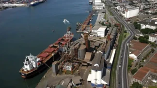 Navio no Porto de Santos