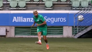 Andreas Pereira treina no Allianz Parque