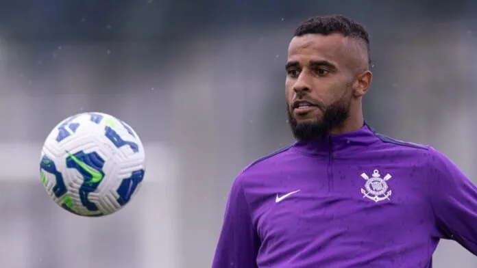 Sem negociações para sair, Alex Santana seguirá no Corinthians por pelo menos mais seis meses