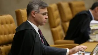 O ministro André Mendonça tornou facultativa a participação de Augusto Lima, ex-sócio de Daniel Vorcaro, à CPMI do INSS