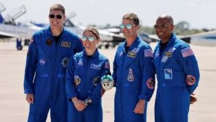 Quatro astronautas da NASA vão até a lua nos próximos dias