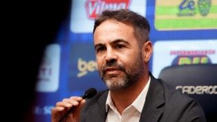 Artur Jorge é oficialmente novo técnico do Cruzeiro