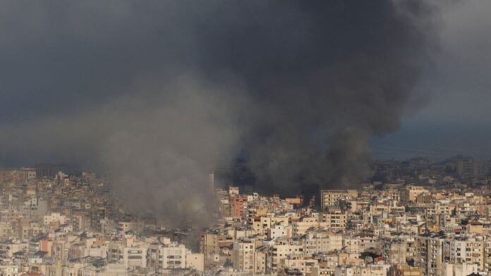 Israel faz operações militares na fronteira com Líbano, afirma agência