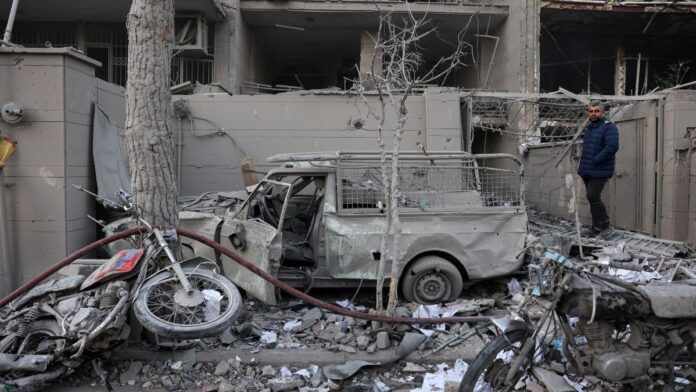 Irã sofre apagão de internet após ataques de EUA e Israel