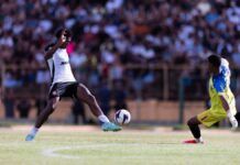 Emprestado apenas até o fim deste mês, o Corinthians decidiu exercer a opção de compra do atacante Luiz Fábio Favela