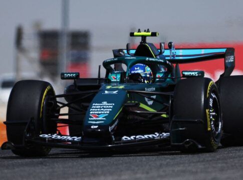 Bernie Ecclestone lamenta situação de dono da Aston Martin e afirma que título da F1 não se compra