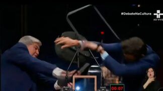 Datena dá uma cadeirada em Pablo Marçal