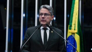 Alessandro Vieira também é Senador