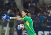 Cássio sofre estiramento no joelho direito e desfalca Cruzeiro na final do Mineiro