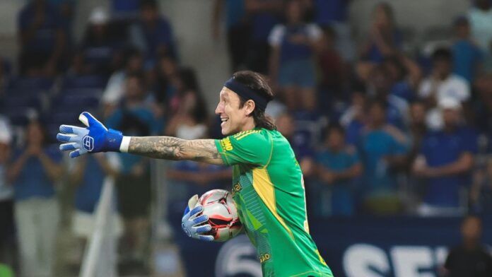 Cássio sofre estiramento no joelho direito e desfalca Cruzeiro na final do Mineiro