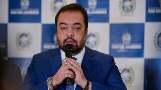 O governador do Rio de Janeiro, Cláudio Castro durante evento de assinatura de acordo para criação do Comitê de Inteligência e Recuperação de Ativos (CIFRA) e entrega de novas viaturas à Polícia Militar, no Palácio Guanabara, na zona sul da capital fluminense