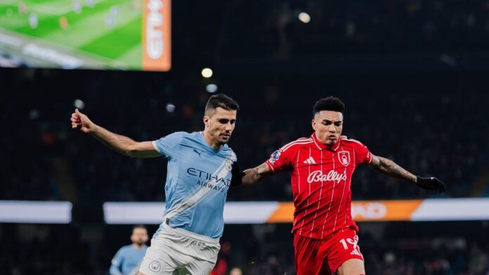 Manchester City empata com o Forest e vê Arsenal ampliar vantagem na liderança da Premier League