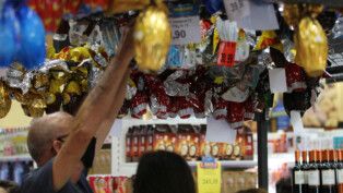 Comércio de ovos de Páscoa na Semana Santa