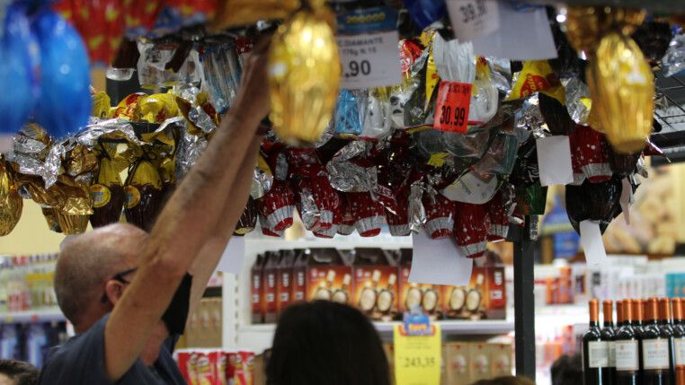 Comércio de ovos de Páscoa na Semana Santa