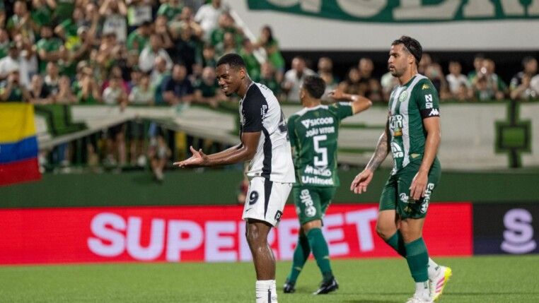 O empate por 0 a 0 entre Corinthians e Chapecoense foi o primeiro deste Brasileirão
