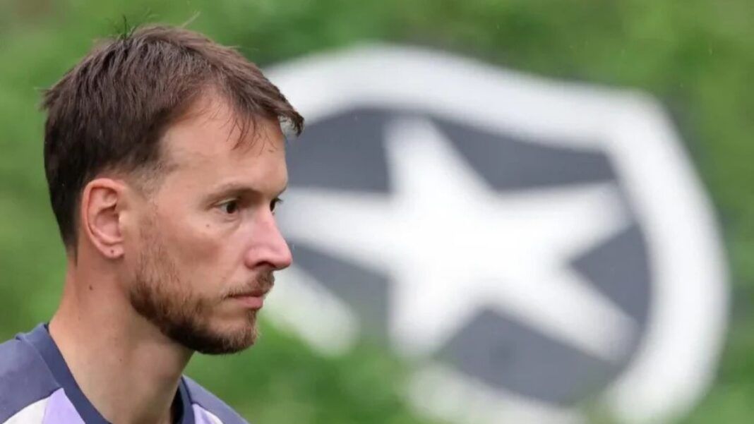 O Corinthians busca um goleiro reserva e vê em Neto, do Botafogo, uma opção