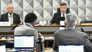 Evair de Melo e Carlos Viana na CPMI do INSS