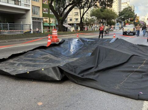 Explosão abre cratera na Rua da Consolação, uma das principais de SP