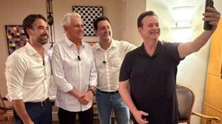 Gilberto Kassab faz selfie com Ratinho Júnior, Ronaldo Caiado e Eduardo Leite