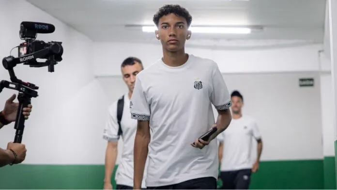 O estafe de Robinho Jr vive em pé de guerra com o Santos