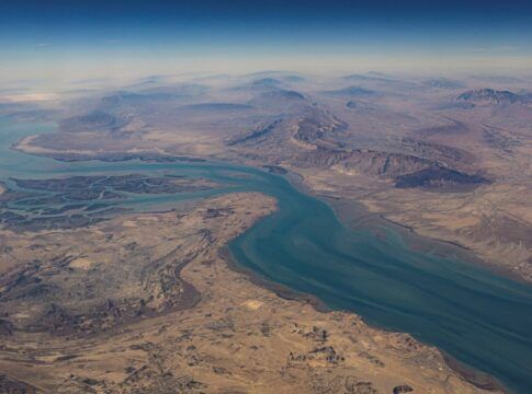 Imagem de satélite do estreito de ormuz