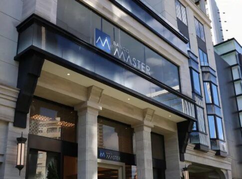 Fachada do Banco Master