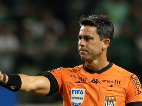árbitro /flávio Rodrigues de Souza durante partida do Palmeiras