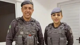 O tenente Geraldo Leite Rosa Neto e sua esposa, a soldado Gisele Alves Santana, ambos fardados