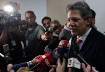 Haddad concede entrevistas para vários jornalistas