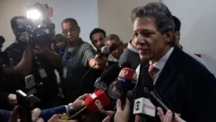 Haddad concede entrevistas para vários jornalistas