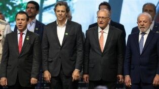 Presidente da República, Luiz Inácio Lula da Silva, acompanhdao do vice-presidente, Geraldo Alckmin, ministro da Fazenda, Fernando Haddad, e o ministro do Trabalho, Luiz Marinho, participa da abertura da 17ª Caravana Federativa, onde haverá a entrega de veículos e equipamentos nas áreas de Saúde e Segurança Pública, além de mais unidades habitacionais no estado.