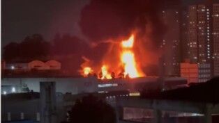 Incêndio de grandes proporções em Diadema, na madrugada