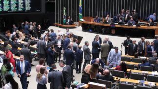 Plenário da Câmara dos Deputados durante votação da PEC da Segurança