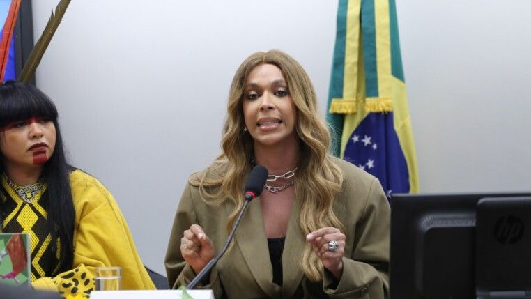 Erika Hilton durante sessão que a elegeu presidente da Comissão dos Direitos da Mulher