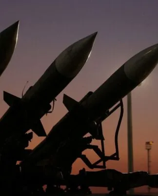 Guarda Revolucionária do Irã assume liderança em cenário de guerra, diz jornal