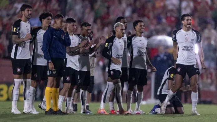 Janela de transferências do Brasil fecha nesta terça (03/03); saiba até quando seu clube precisa registrar reforços