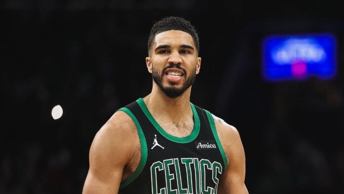 Jayson Tatum pode retornar às quadras menos de 10 meses após romper tendão de Aquiles