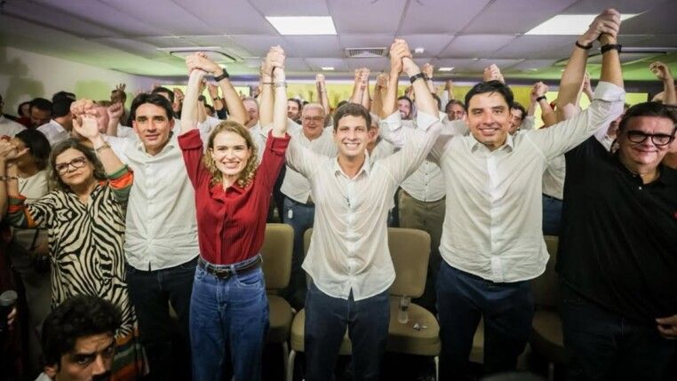 João Campos, Marilia Arraes e aliados no lançamento de sua pré-candidatura