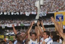 Em 2002, o Santos conquistou o Brasileiro