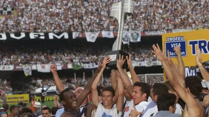 Em 2002, o Santos conquistou o Brasileiro