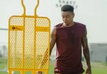 Jesse Lingard desembarcou no Brasil para assinar contrato até o fim de 2026 com o Corinthians